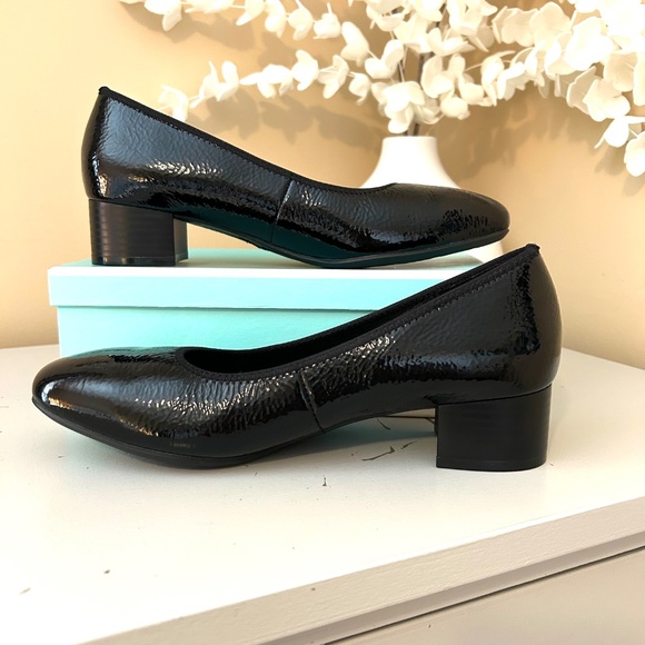 Like New Rieker Antistress Crinkle Patent Leather Low Heel Pumps Size EU37/US6 - Picture 3 of 14